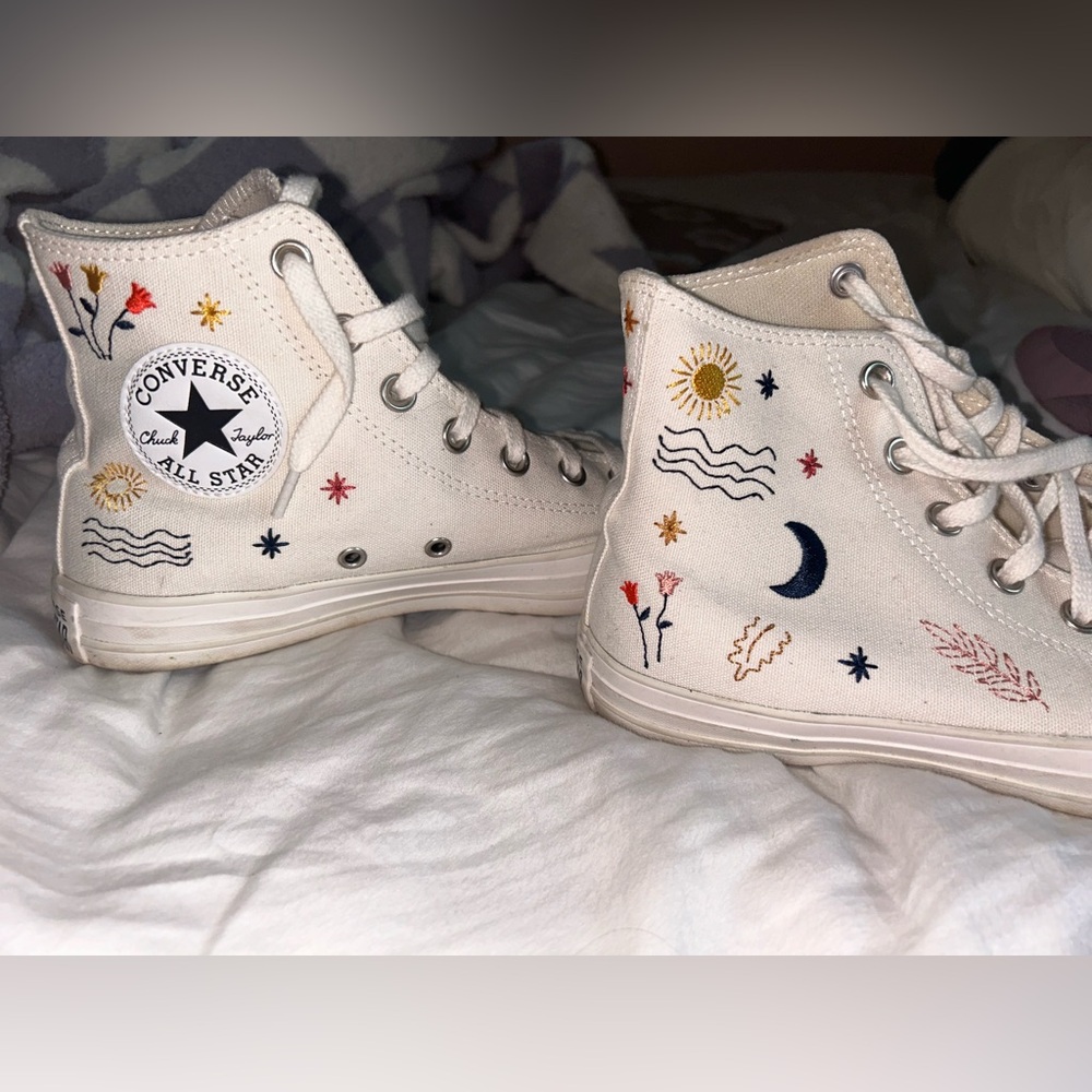 Special edition converse women’s size 8